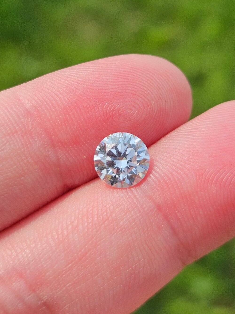 Loose 1.25Ct Lab Created Round Cut Diamond 7mm  Great preowned condition Comes a